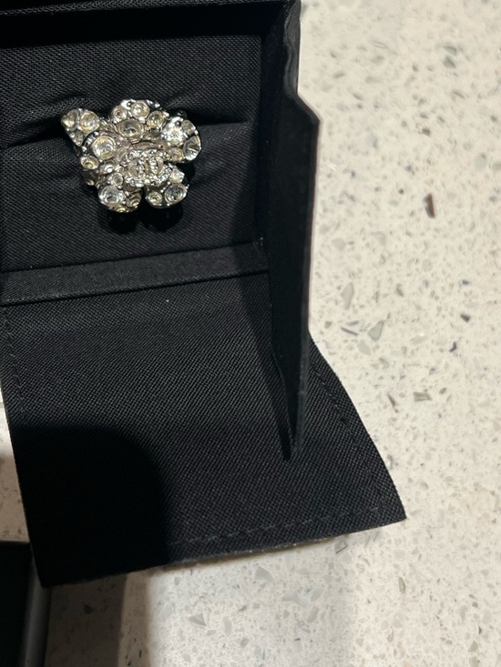 CHANEL Jewelry - ❌SOLD❌ CHANEL camellia Silver-Tone Crystal Floral Ring